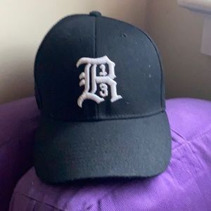 R13 Cap
